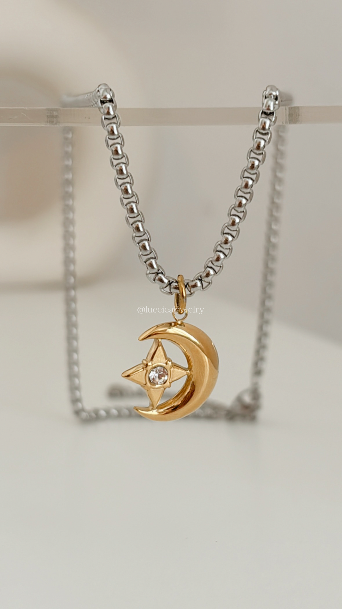 Luné Necklace