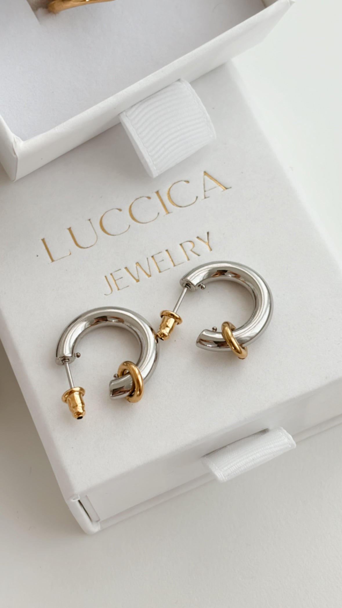 Gía Earrings