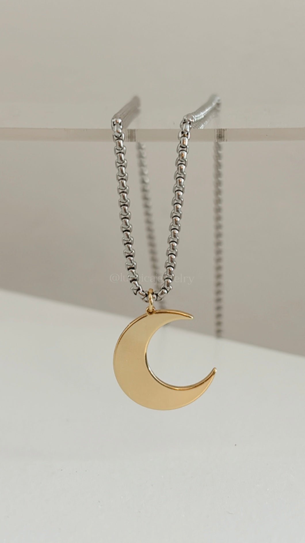 Moonlí Necklace